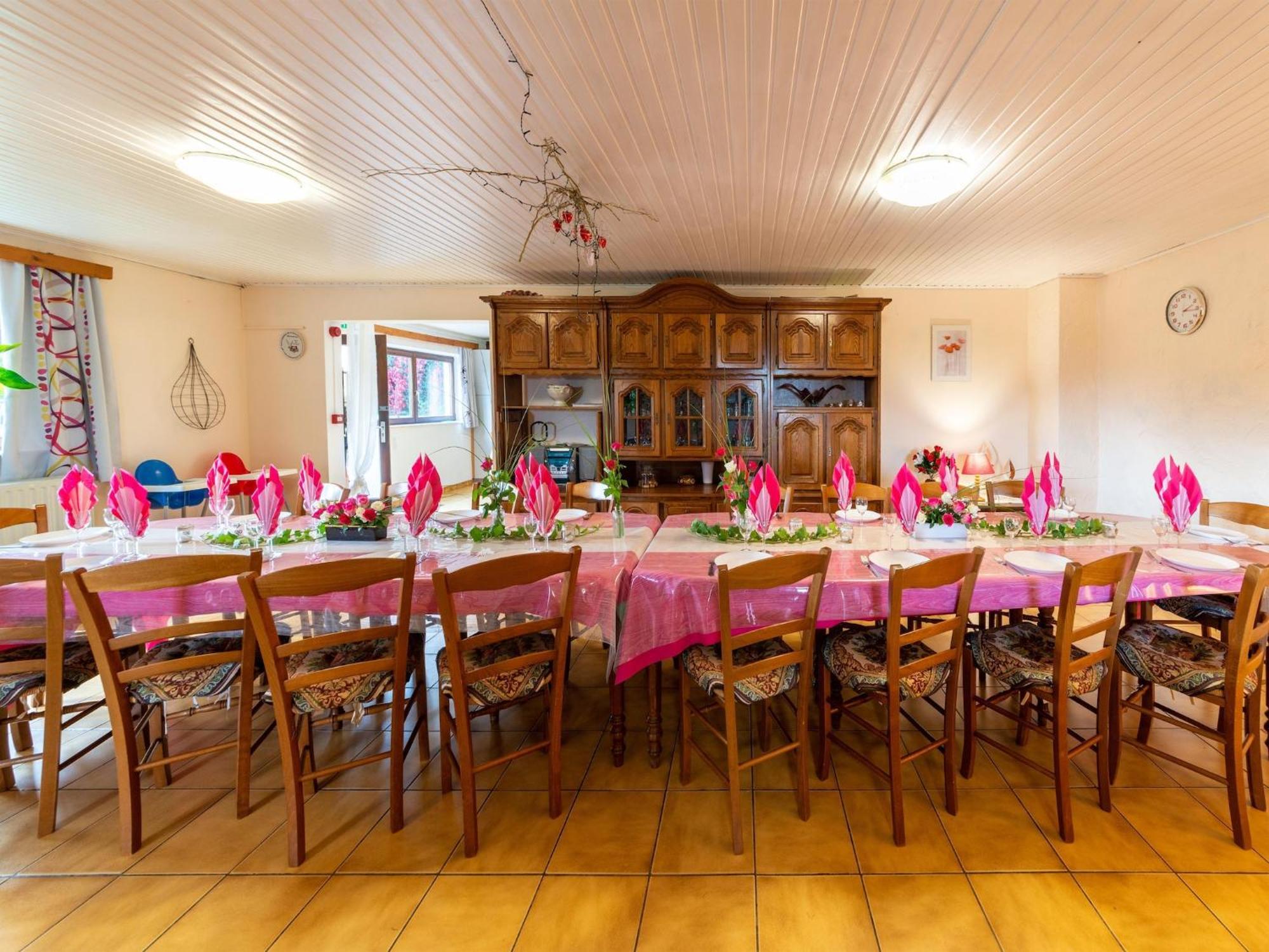 Wonderful Holiday Home In Montleban With Sauna Екстериор снимка