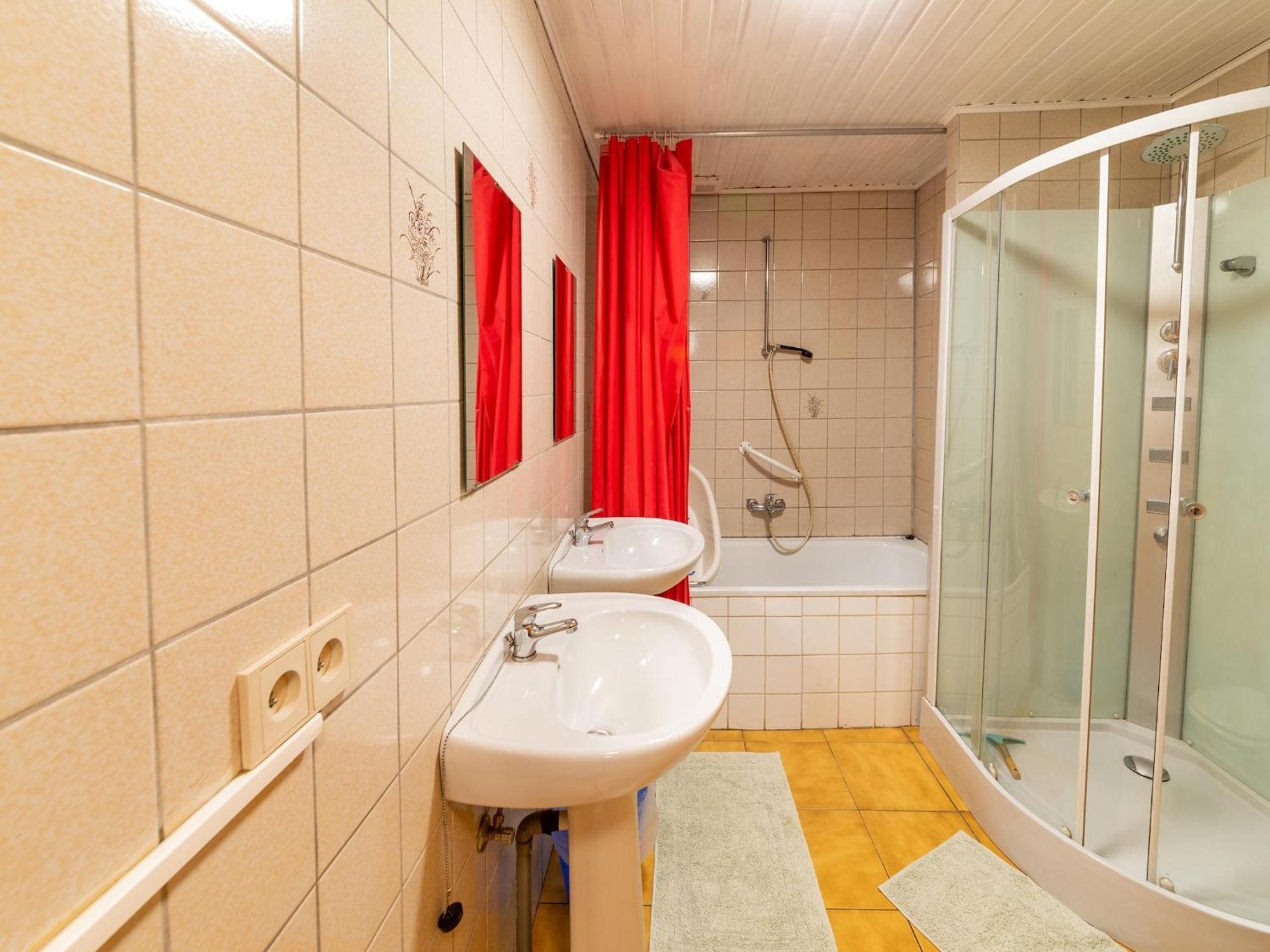 Wonderful Holiday Home In Montleban With Sauna Екстериор снимка